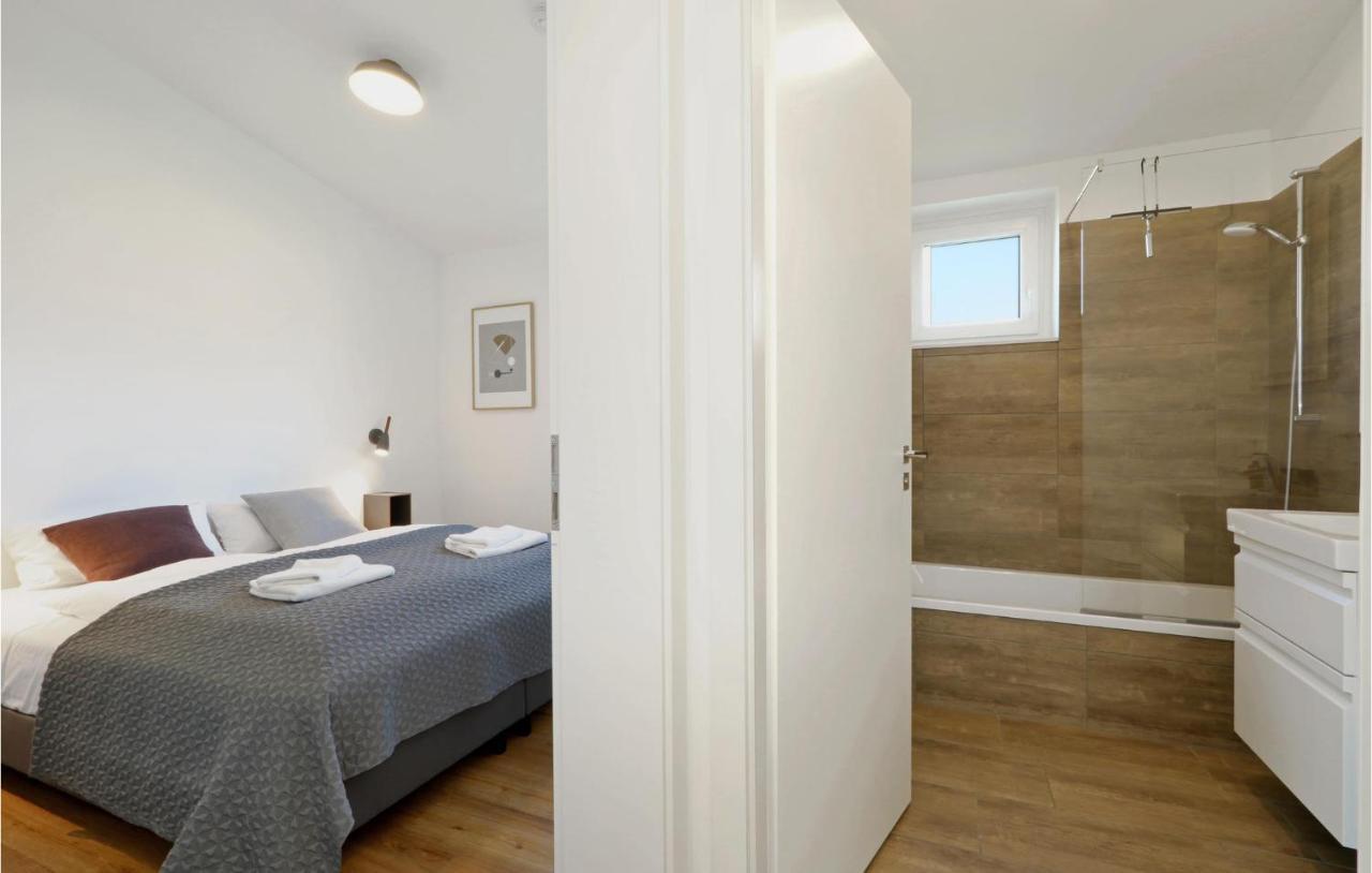 Nice Home In Lembruch-Duemmer See With Sauna المظهر الخارجي الصورة